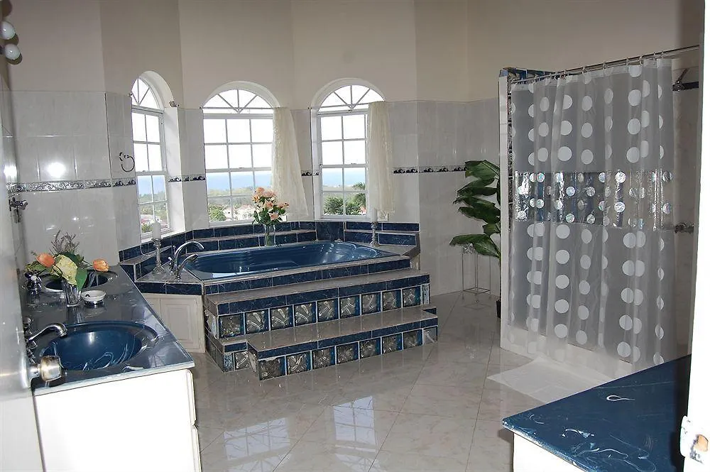 Celebrity Villa Jamaica مونتيغو باي بيت ضيافة
