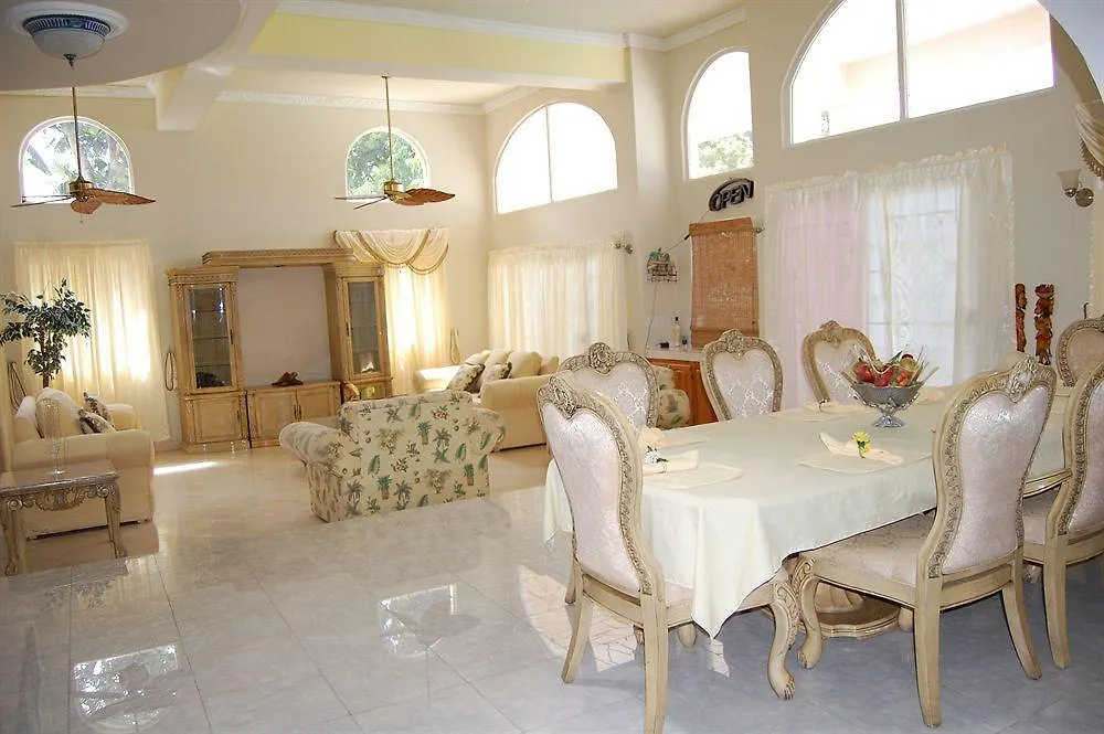 Celebrity Villa Jamaica Montego Bay 3*,