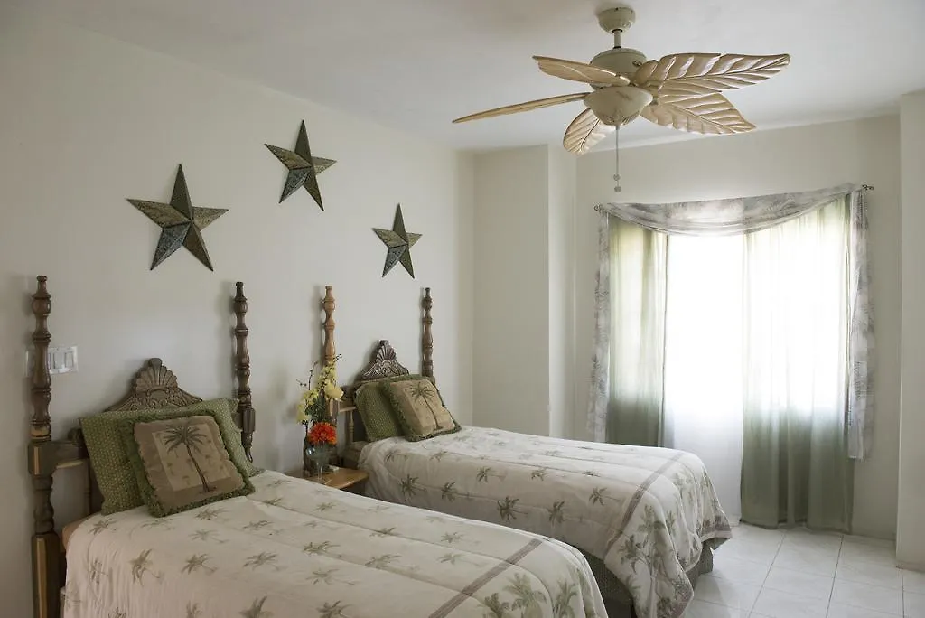 Celebrity Villa Jamaica مونتيغو باي بيت ضيافة