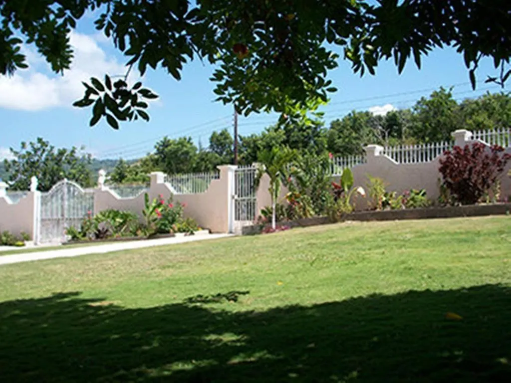 Celebrity Villa Jamaica مونتيغو باي بيت ضيافة