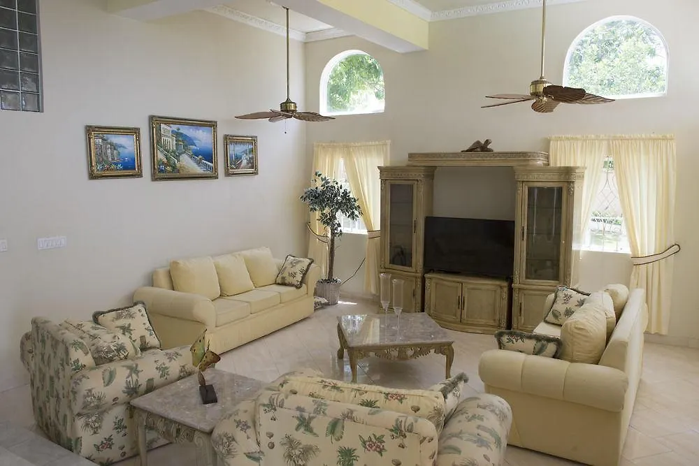 بيت ضيافة Celebrity Villa Jamaica مونتيغو باي