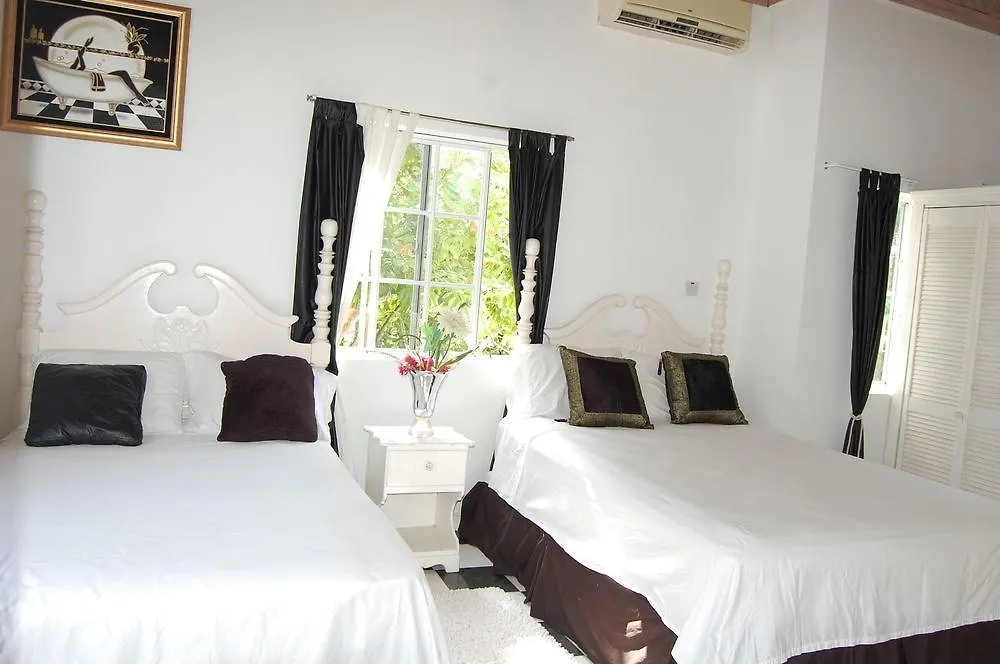 Celebrity Villa Jamaica مونتيغو باي 3*,  جامايكا