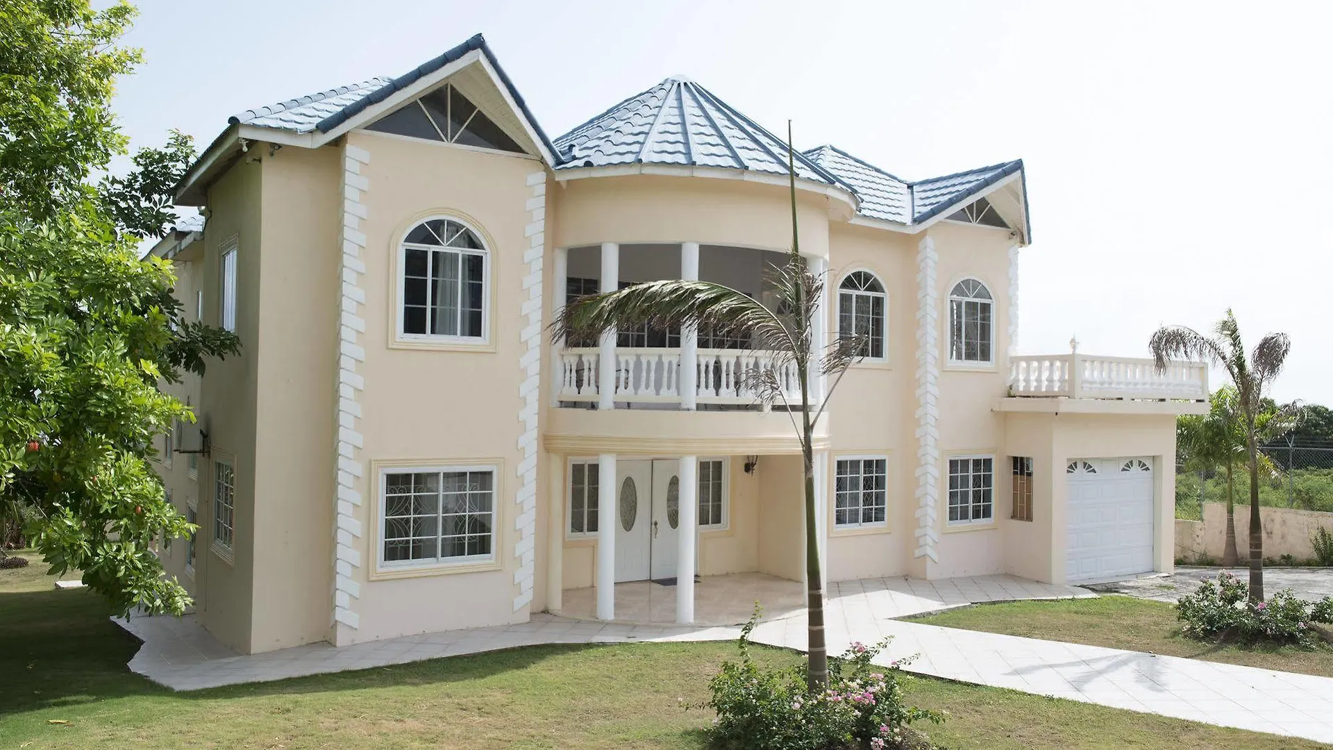 *** بيت ضيافة Celebrity Villa Jamaica مونتيغو باي جامايكا