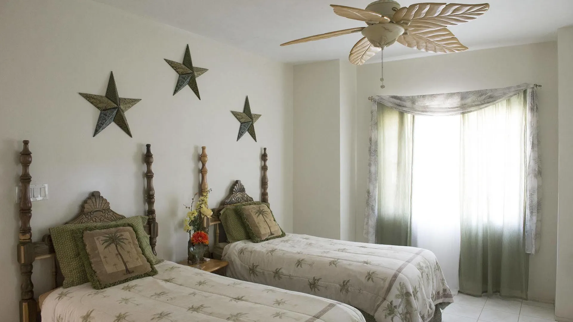 Celebrity Villa Jamaica مونتيغو باي 3*,